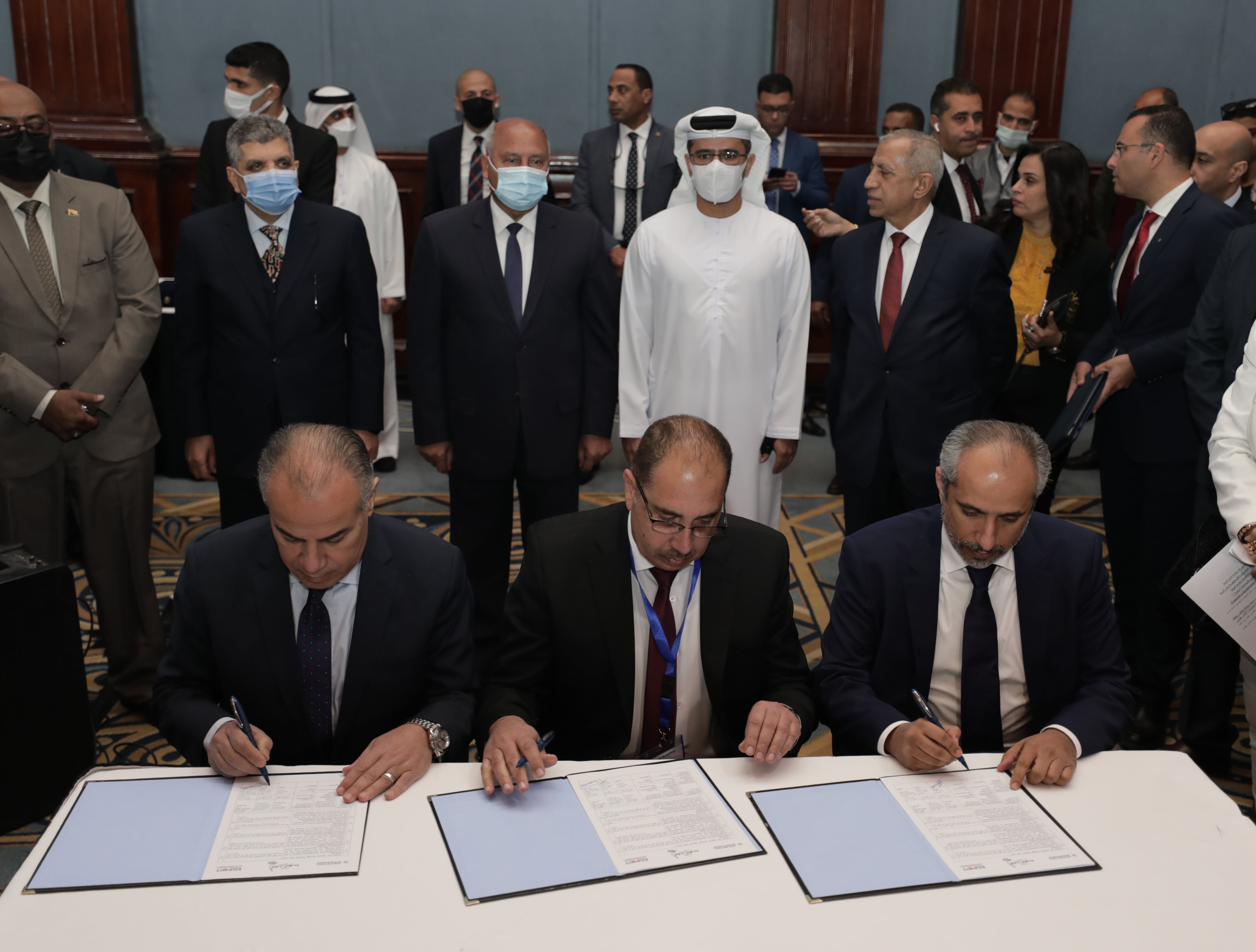 مجموعة موانئ أبوظبي توقع اتفاقيات مبدئية لإدارة عمليات ميناء العين السخنة وإدارة وتشغيل ميناء نهري في محافظة المنيا 